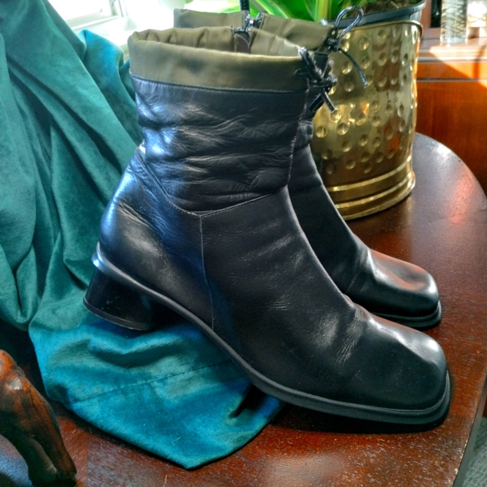 Ankle boots "Liz Claiborne" black leather boots